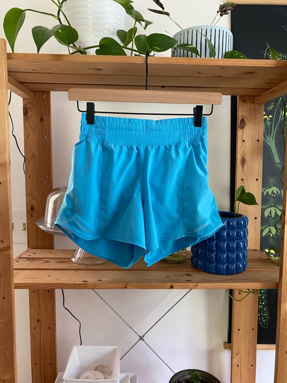 Lululemon Turquoise Blue Hotty Hot High Rise Lined Short 4 inch 4 - Picture 6 of 16